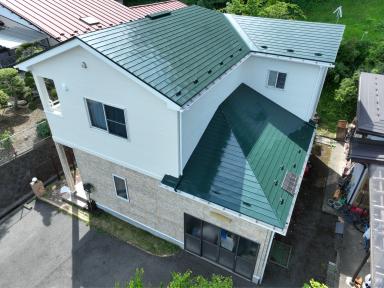 【奥州市】アイフルホームのお家で屋根・外壁塗装工事をしました。ラジオ放送を聞いて、お願いしようと決めました。家が明るくなり、子どもたちも喜んでいます!
